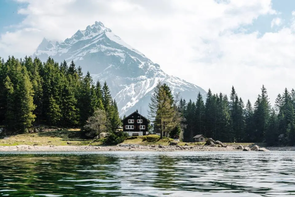Stock photo used for the fictional listing 88 River Road
